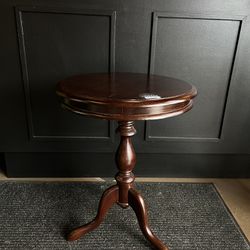 Round Wood Side Table 
