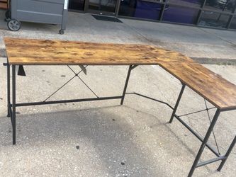 Desk/table