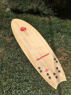 Sunova 5’6” Surfboard- Moontail 