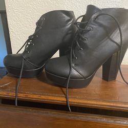 BLACK BOOTIES. SIZE 7