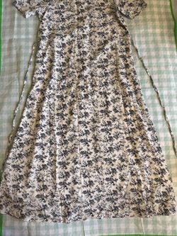 NEW Dazy Floral V-Neck Maxi Dress - Size S