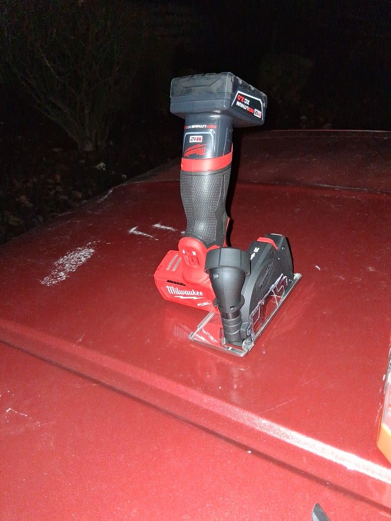 Milwaukee M12 Fuel Cutoff Tool