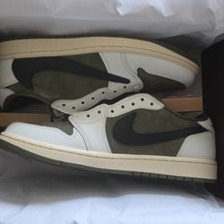 Travis Scott Size 10 