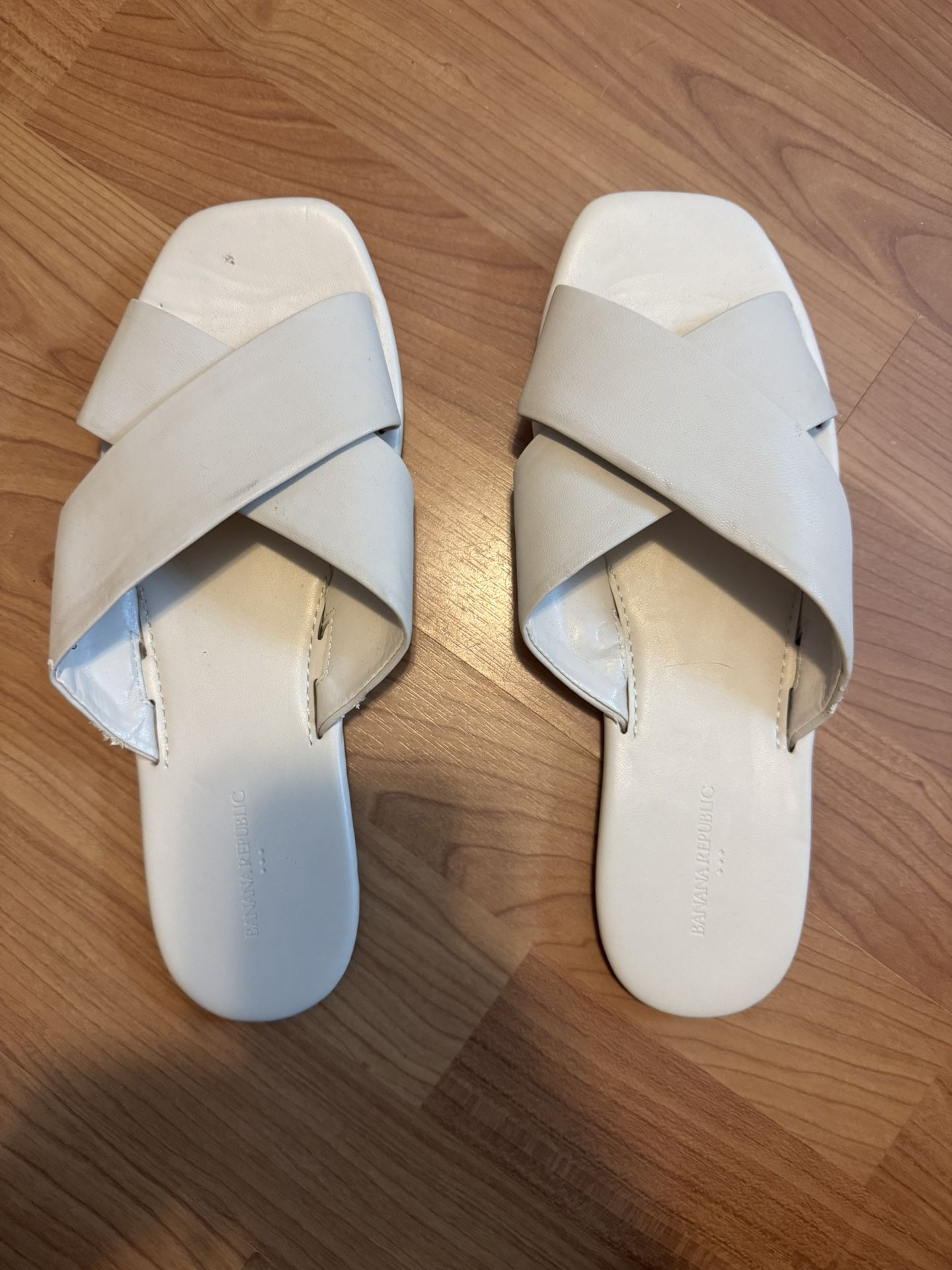 Original Leather Banana Republic Light Pink Sandals - Size 8
