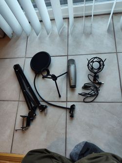 Professional microphone, shock mount, filter stand, arm,