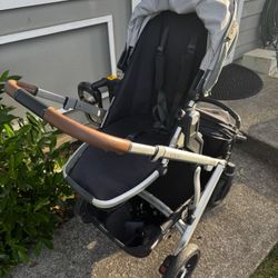 Uppababy Vista V2 w/ Double Attachments