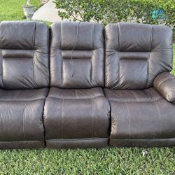 Electric Reclining Couch With USB 