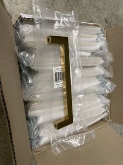 Cabinet Pulls/ Handles