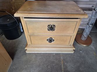 VINTAGE end table