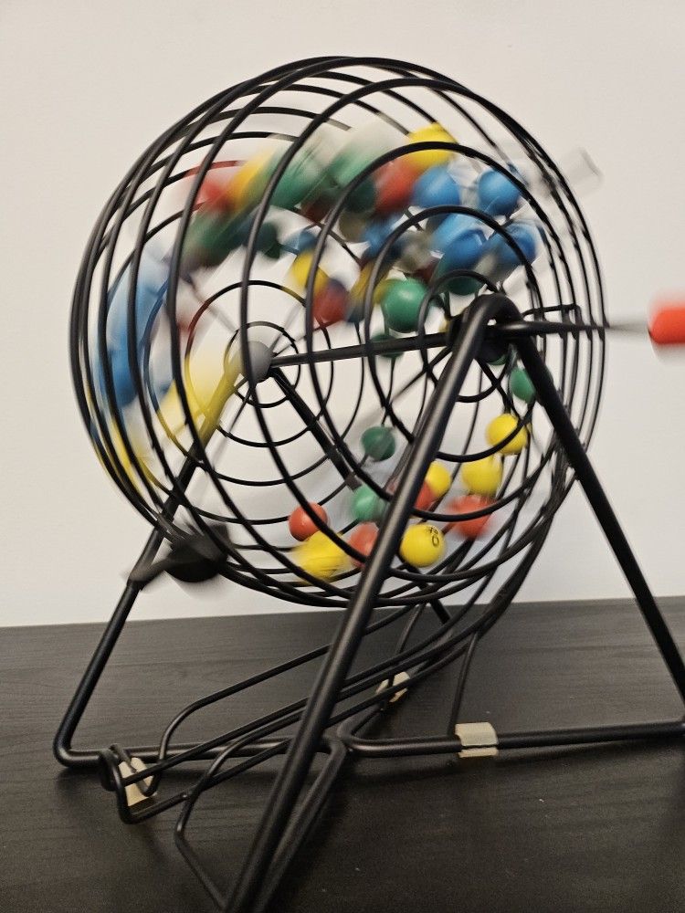 Bingo Roller With Bingo Balls