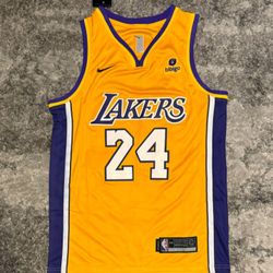 Large Kobe Bryant Lakers Classic Basketball Jersey 
