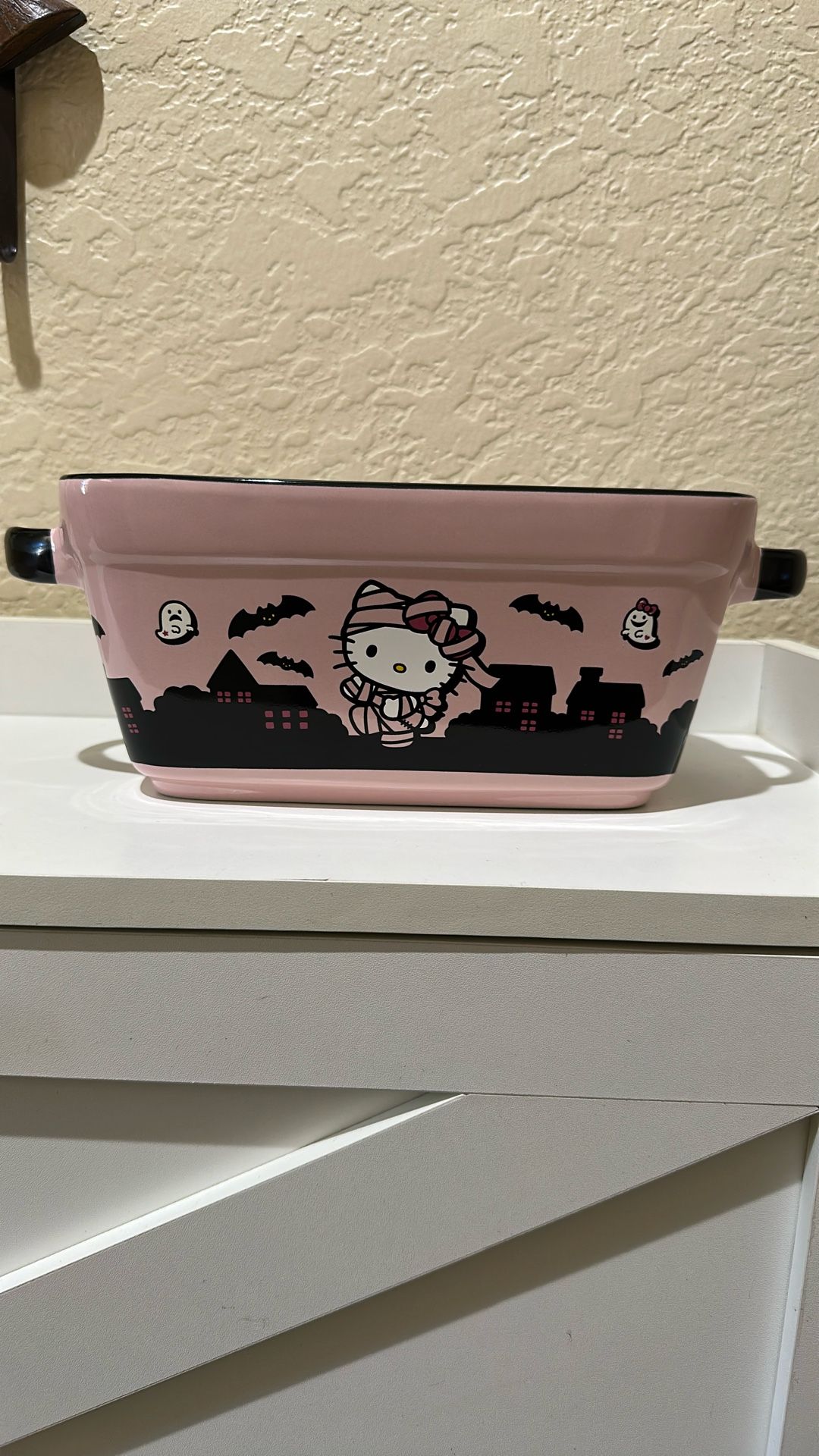  Halloween Hello Kitty Baking Dish (Brand New)