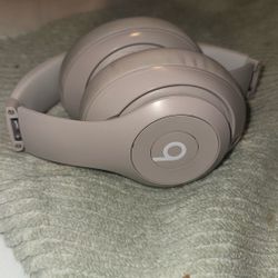 Beats Studio Pro