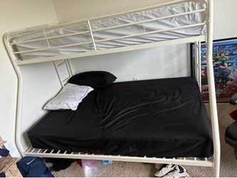 Bunkbeds full size bottom twin size top