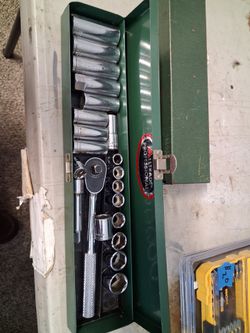 Metric socket set.