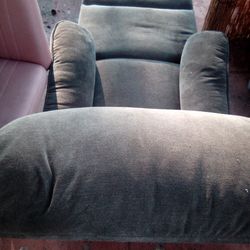 Free stuff, driveway/curb alert