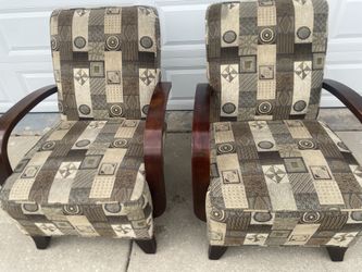Set Of 2 Chairs- Moving Out Sale - Very Comfortable And Clean