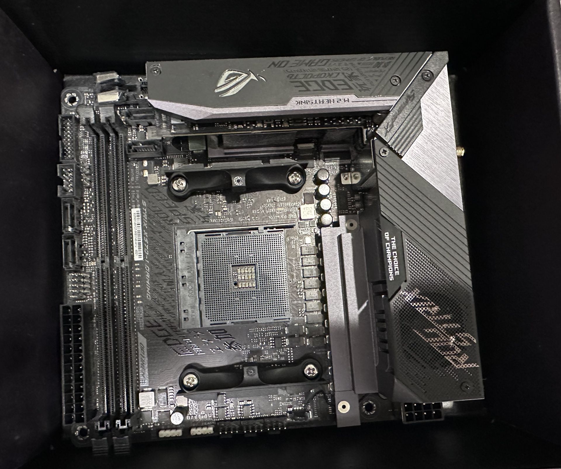 ASUS ROG Strix X570-I Gaming, X570 Mini-ITX Gaming Motherboard