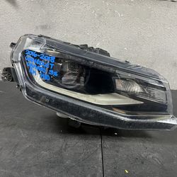 2016-2017-2018 CHEVROLET CAMARO SS RIGHT HID HEADLIGHT OEM USED #9305