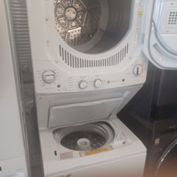Whirlpool, 24 inch stock combination.Washer dryer works good 6 month warranty.I fixed the sales stack washers and dryers