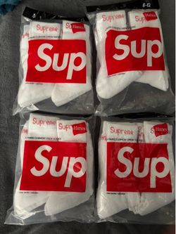 Supreme socks