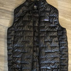 Large Patagonia Men’s Nano Puff Vest