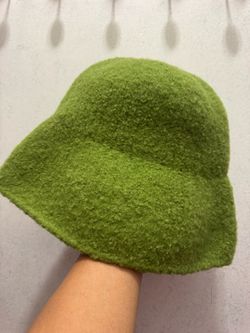 Green bucket hat