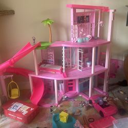 Barbie Dream House 