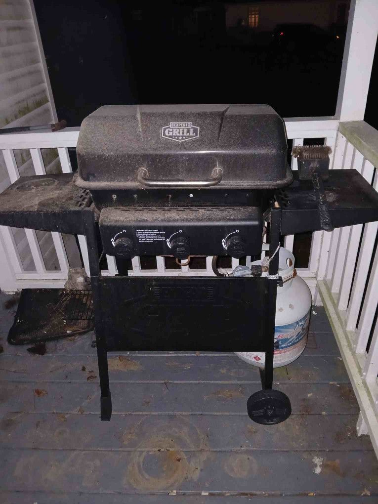 Used Propane BBQ Grill With Tank 