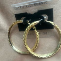 New Gold loop earrings