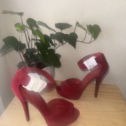 Red heels size 7.5