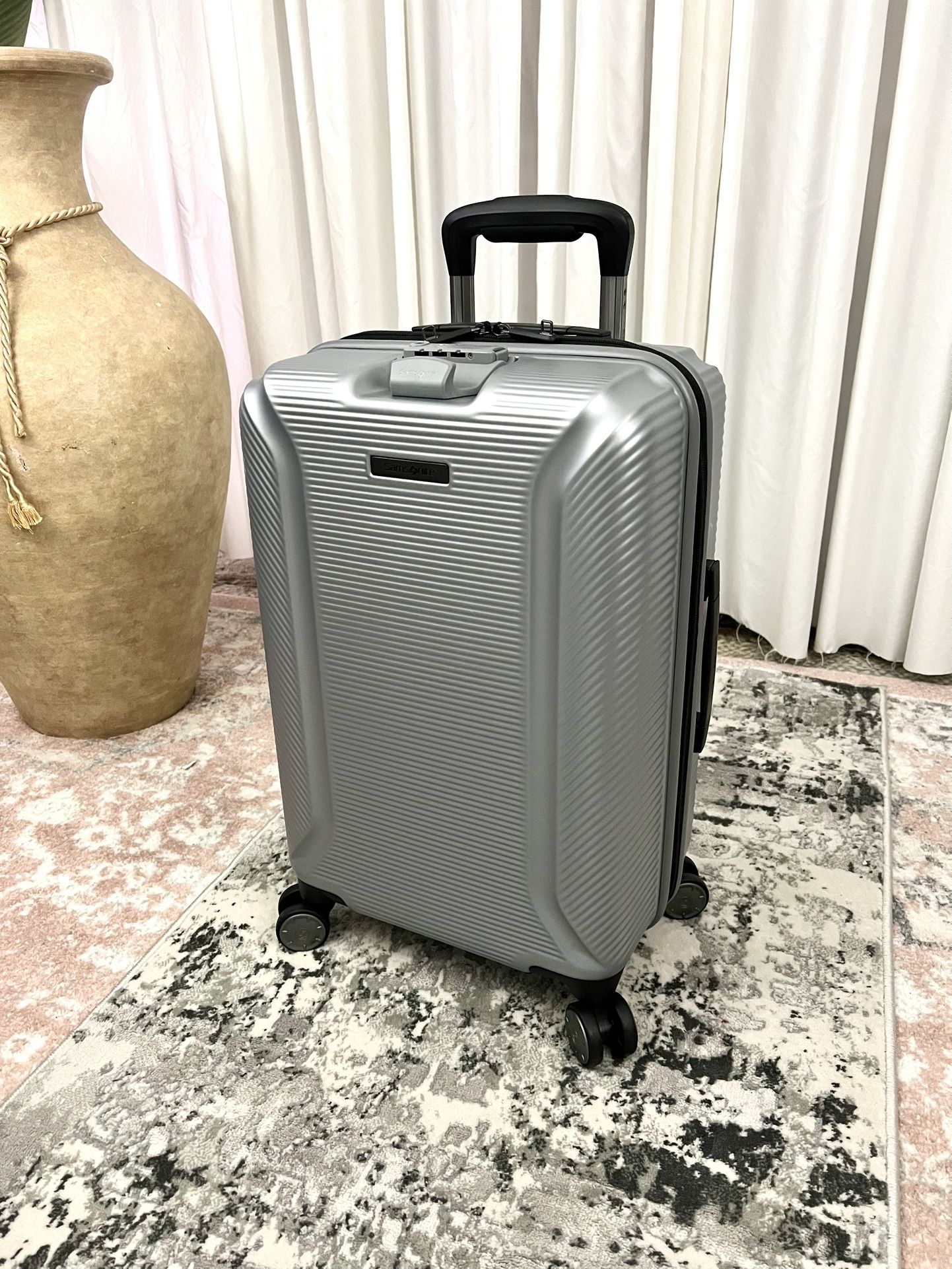 Samsonite Hardside Carry on Spinner Suitcase