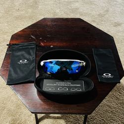 *OFFERS ONLY* Oakley Sunglasses - Men - Blue and White
