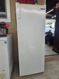 Stand up freezer