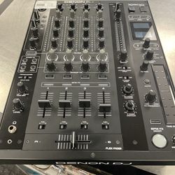 Denon DJ Mixer 