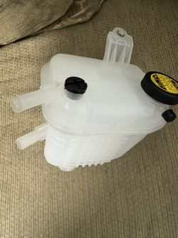2020-2025 Toyota Corolla Coolant Reservoir Tank New
