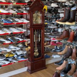 Red/Brown Antique Woden Clock