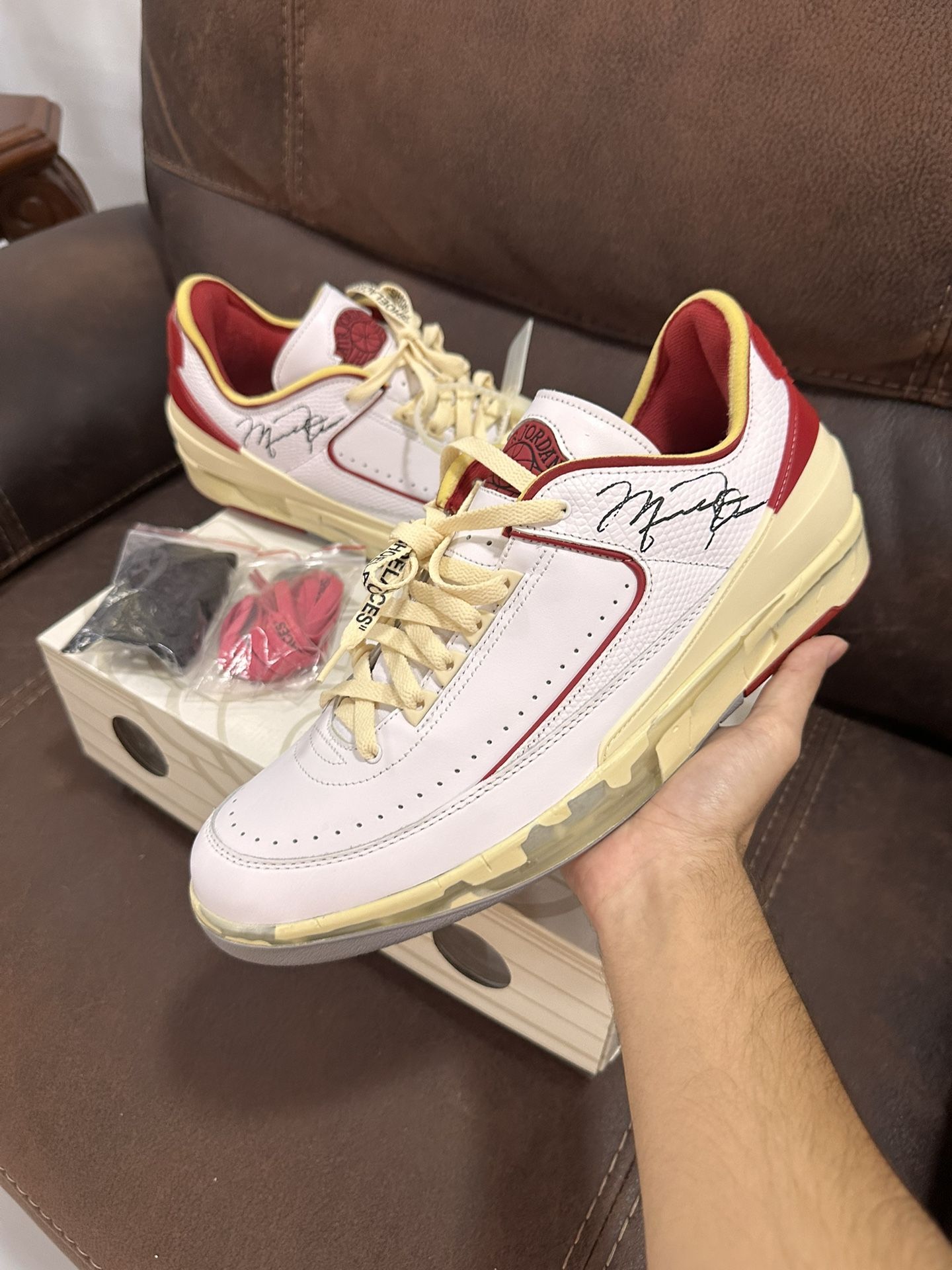 Air Jordan 2 x Off-White Varsity Red Chicago Size 13 (BrandNew + OGAll)