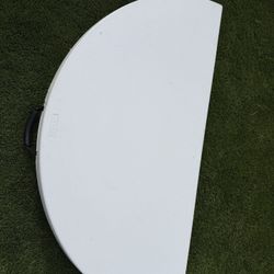 Round Folding Table 