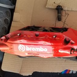 •Brembo GT 4 Piston 355x32mm Kit•