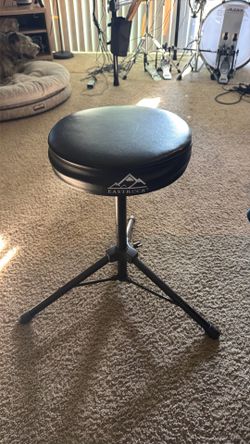 Drum throne
