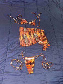NWOT 3 piece bikini set size S