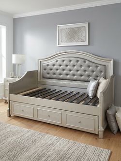 Nice twin size platform bed frame with pullout trundle