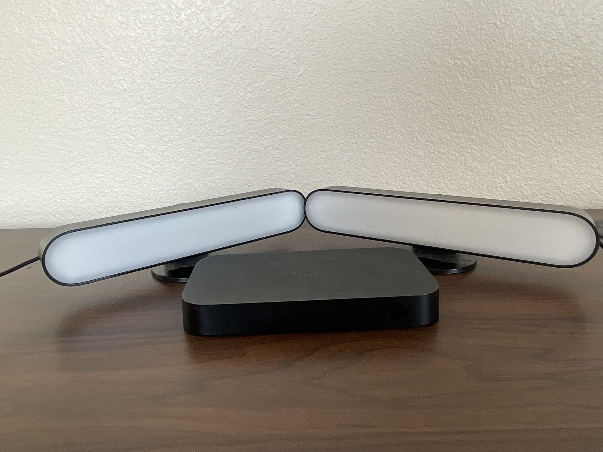 Philips Hue Sync Box With Philips Light Bar