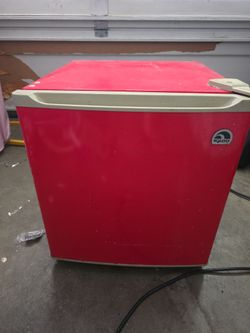 Igloo mini fridge