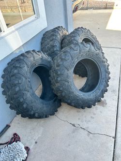 Maxxis tire carnivores sxs