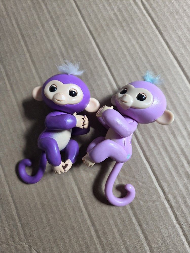 Fingerlings Monkey Toy