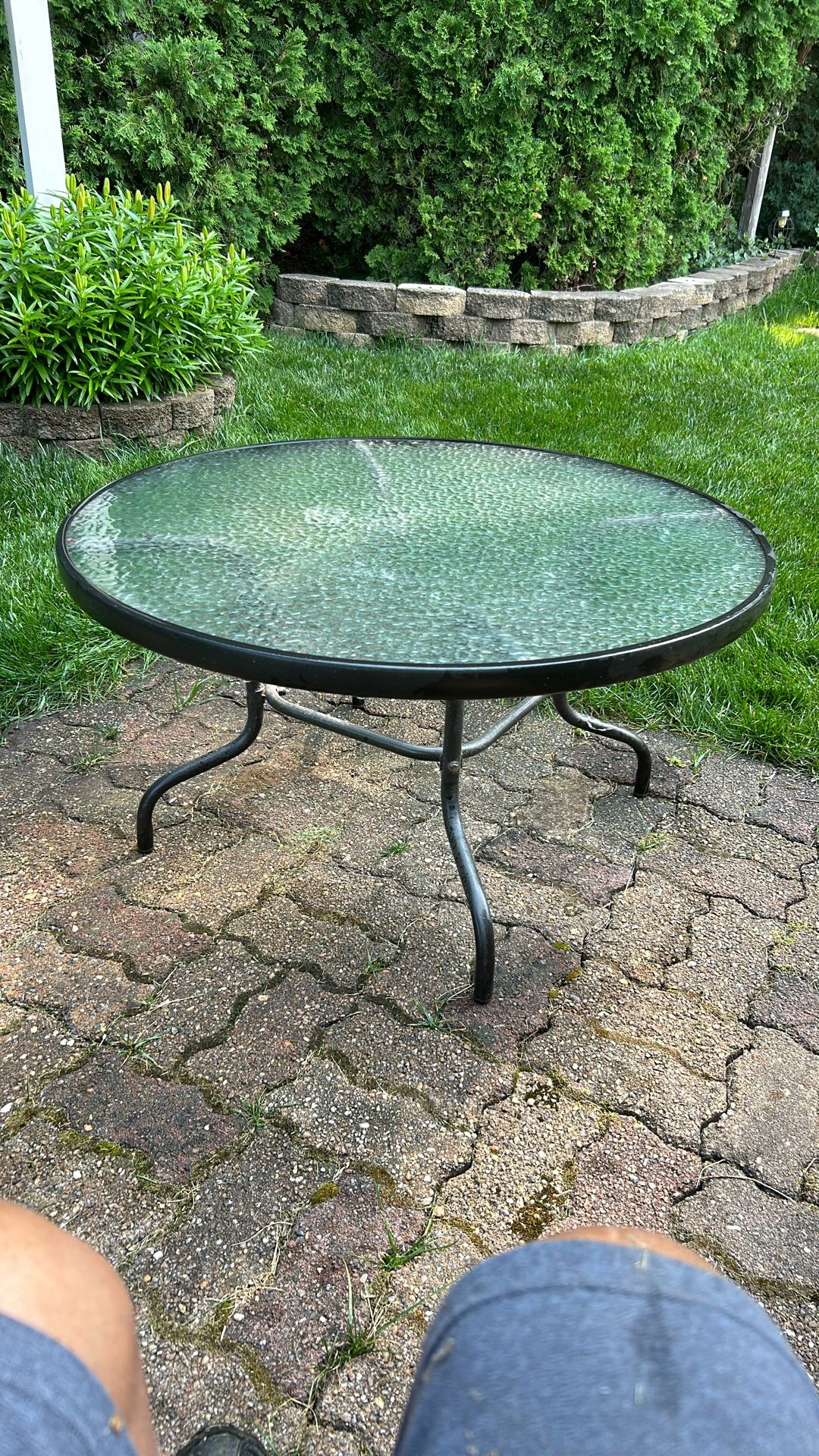 18 X 24 Grass Top Table Excellent Condition
