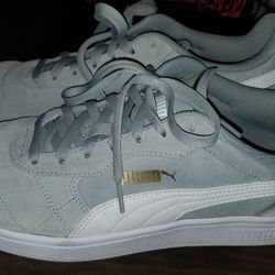 Sneakers Size 12 Gray Pumas Like New!