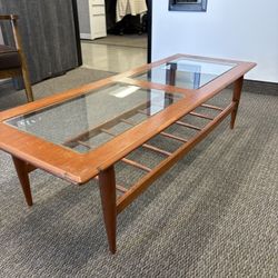 Mid Century Modern Vintage Coffee Table 